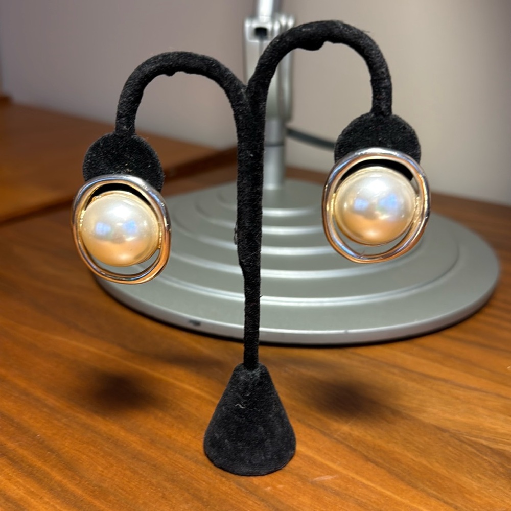 Sophie Buhai -  Pearl Earrings 💕
